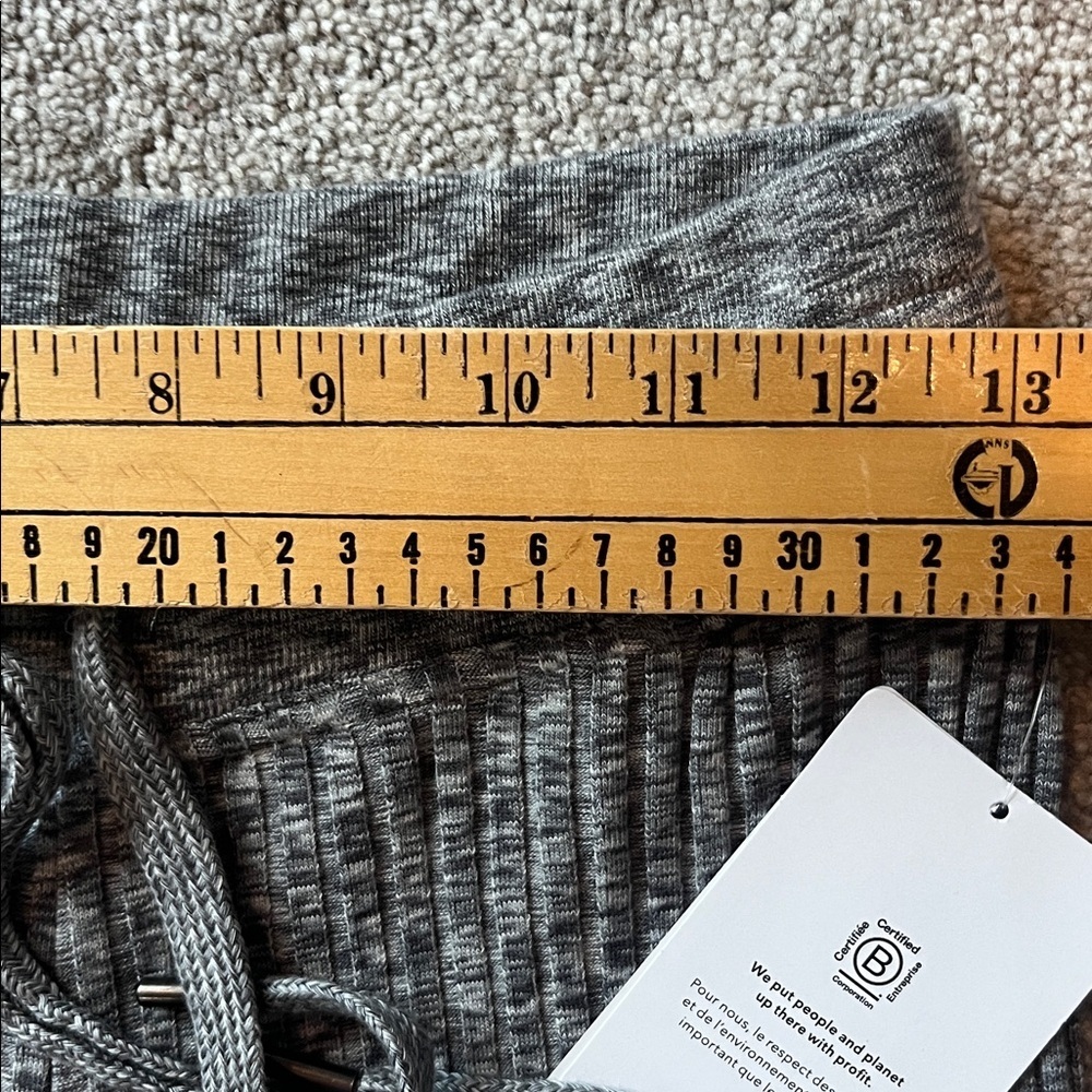 Athleta Revolve Pant Gray Heathered Ribbed Flare Leg Size M NWT - Picture 9 of 9